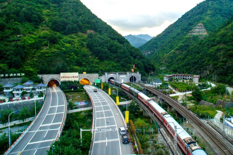 秦嶺終南山隧道